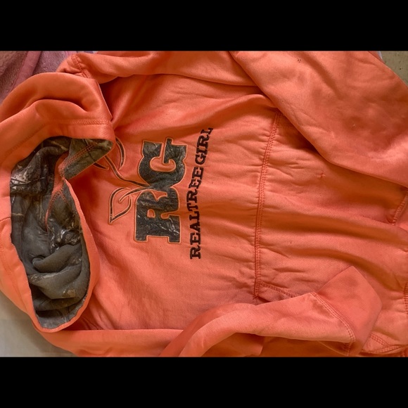 Realtree Girl Sweater - Picture 1 of 2